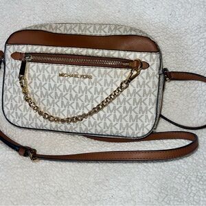 Michael Kors Jet Set Chain Crossbody
